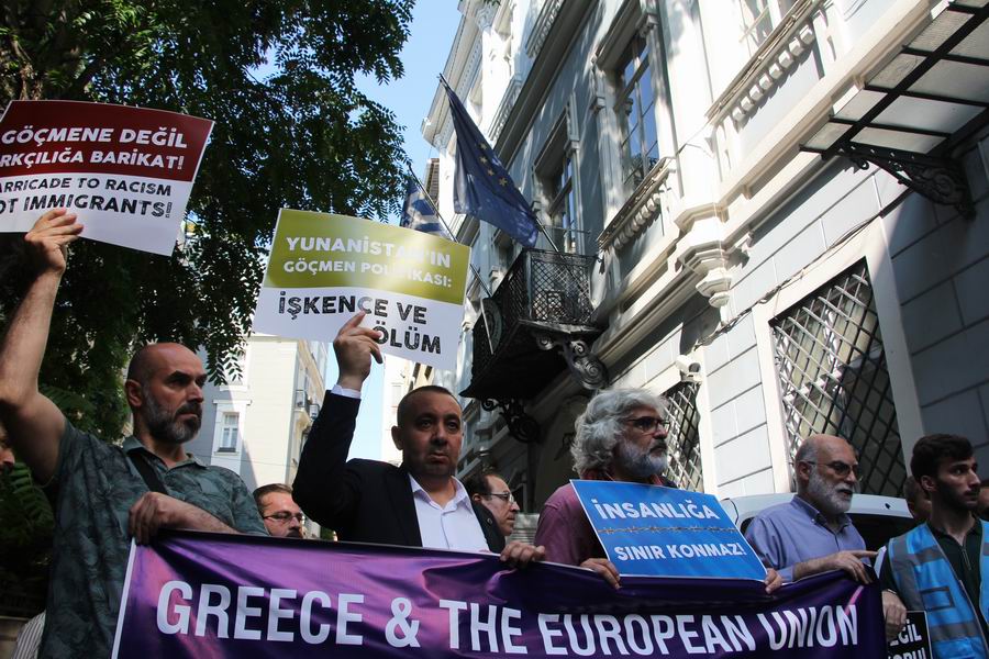 Yunanistan Başkonsolosluğu önünde protesto! ‘Mülteci katili Avrupa Birliği’