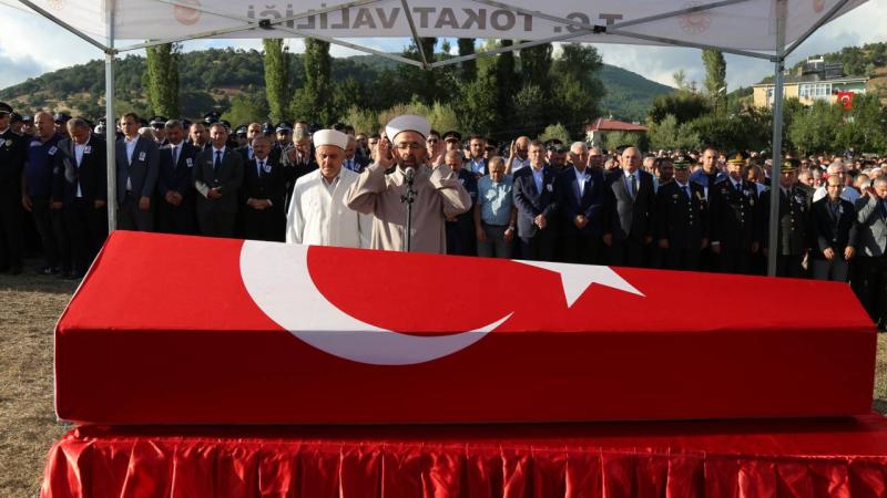 Fatih Erbakan’dan şehit polisimiz için taziye mesajı!