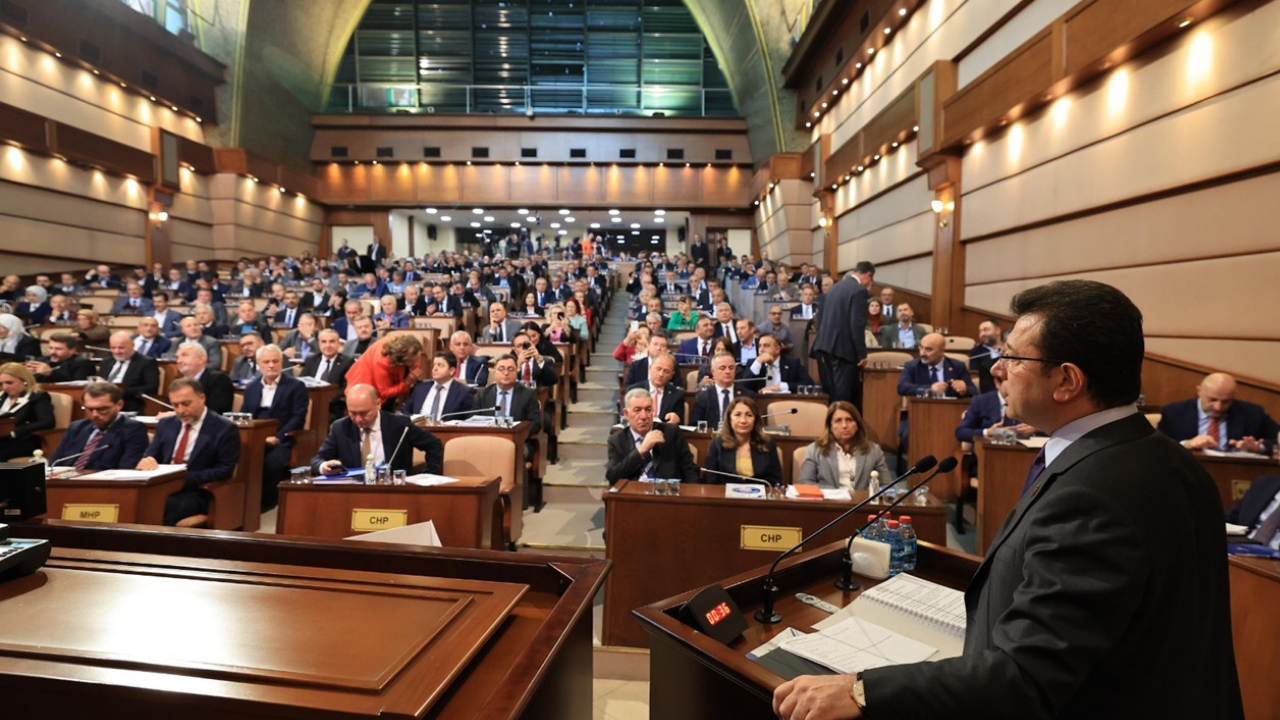 Tepede yumuşama, altta kavga! AK Parti ile CHP yine birbirine girdi