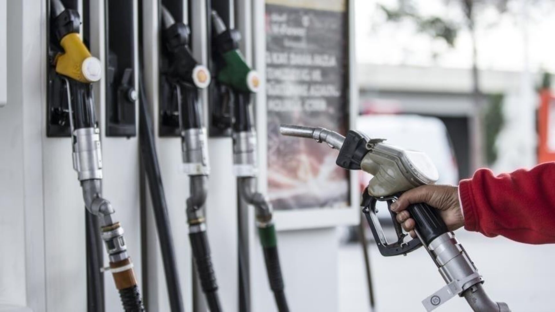 Akaryakıtta kötü haber! Benzine zam geldi