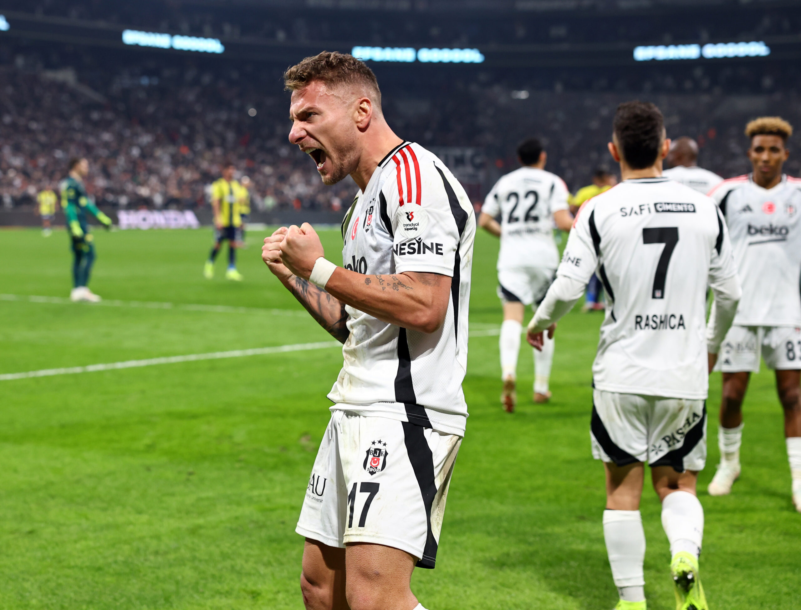 Beşiktaş, Fenerbahçe’yi devirdi, kötü gidişe ‘dur’ dedi