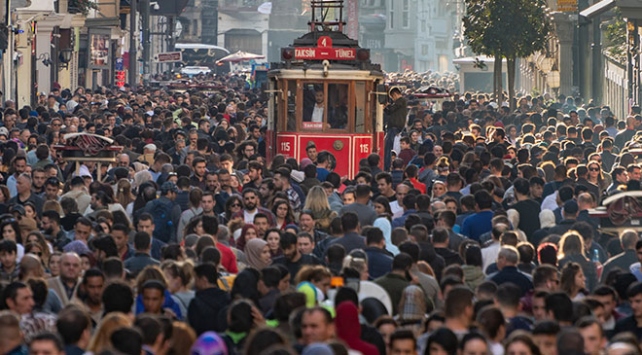 Türkiye’de en çok hangi ülkenin vatandaşı yaşıyor? En kalabalık milletler listesi…